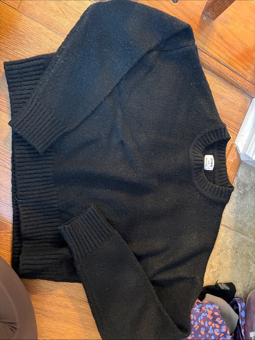 Cotton On Men's Black Crewneck Sweater